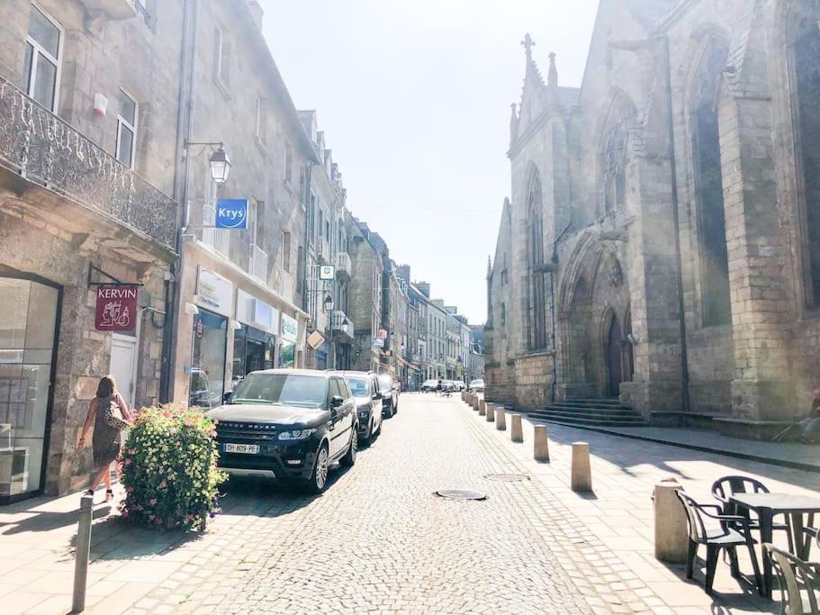 Nouveau ** Le Raffine Au Coeur De Guingamp ** Parking Εξωτερικό φωτογραφία