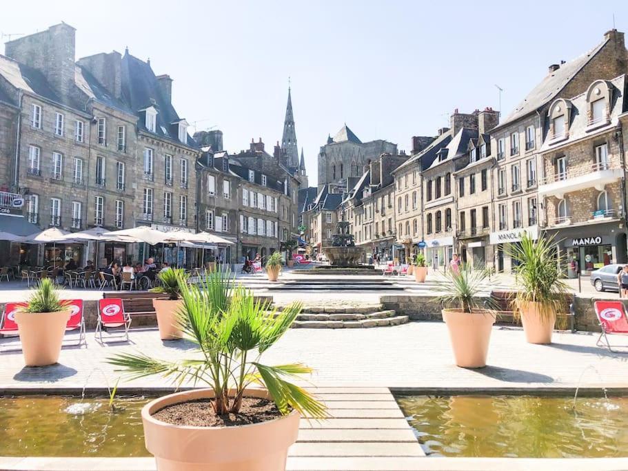 Nouveau ** Le Raffine Au Coeur De Guingamp ** Parking Εξωτερικό φωτογραφία