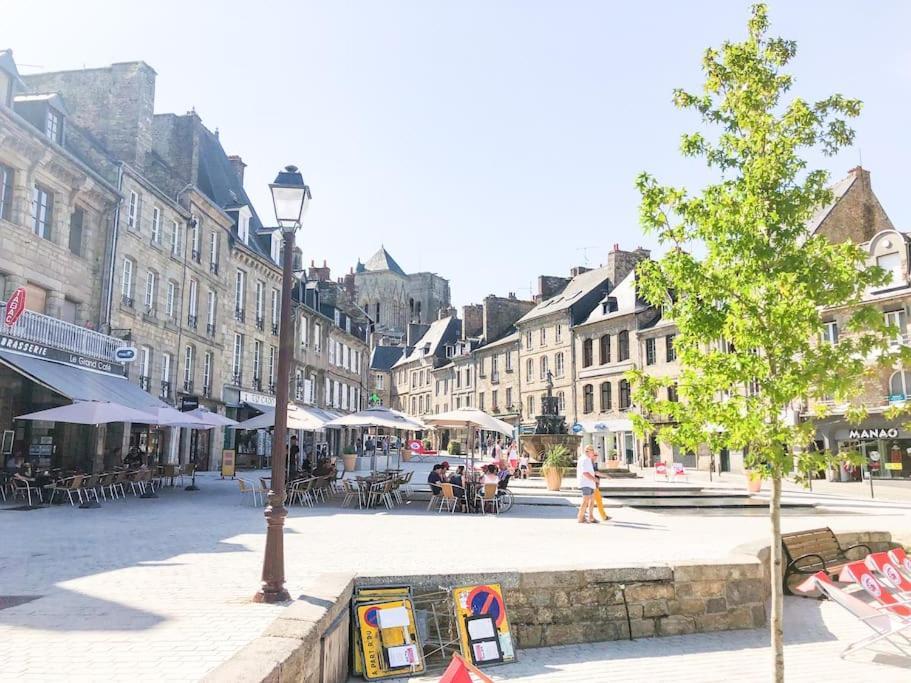 Nouveau ** Le Raffine Au Coeur De Guingamp ** Parking Εξωτερικό φωτογραφία